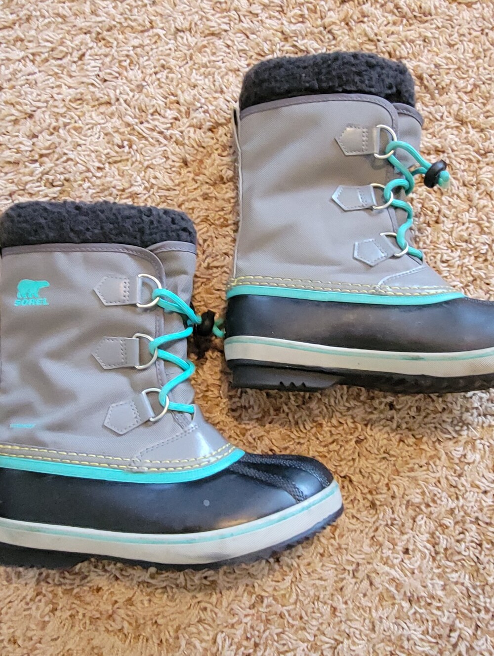 Sorel Yoot Pac Grey, Aqua and Black Kids/Youth Snow Boots! Size US 3